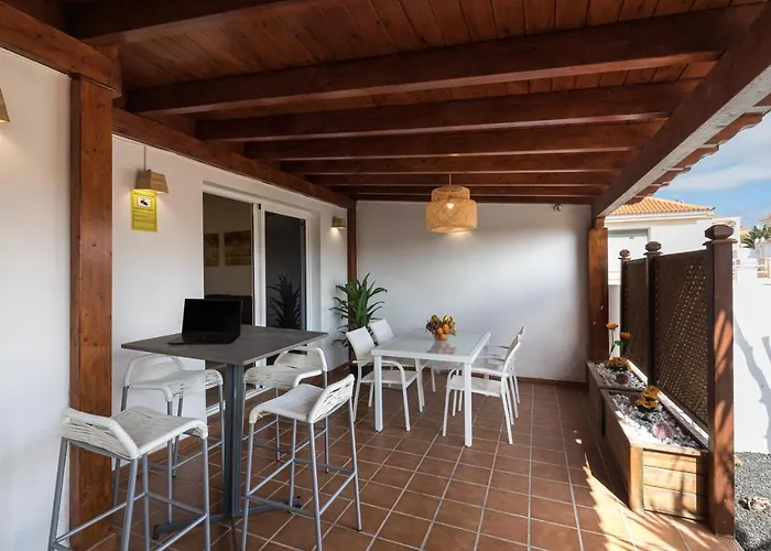 Home2book Charming Casa El Refugio בית נופש